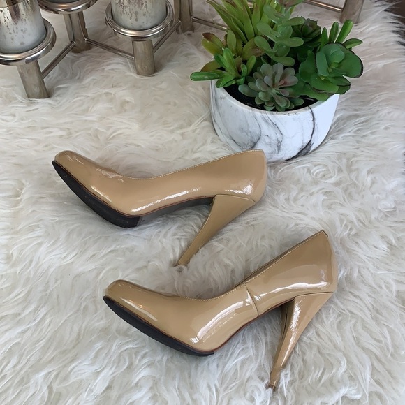 Steve Madden Women’s Tan Nude Patent Leather Heels Pumps Size 7 US - Picture 4 of 15